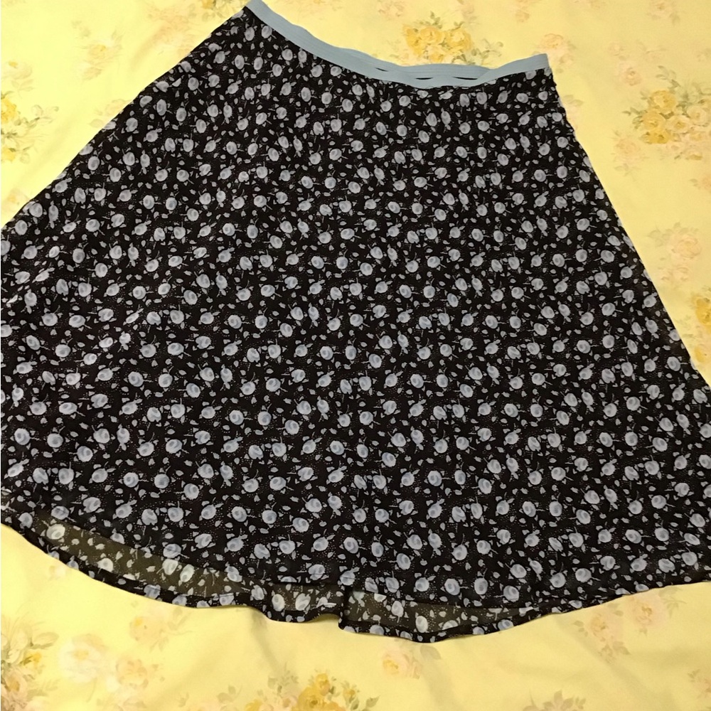 New York & Company Black Floral Circle Skirt with Light Blue Waistband